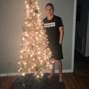 Meet your Posher, Adam